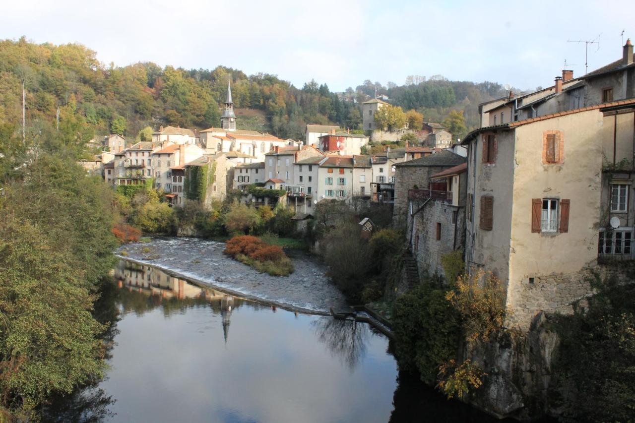 Studio Malou, Cuisine, Salle D'Eau, Terrasse Amenagee Olliergues 外观 照片