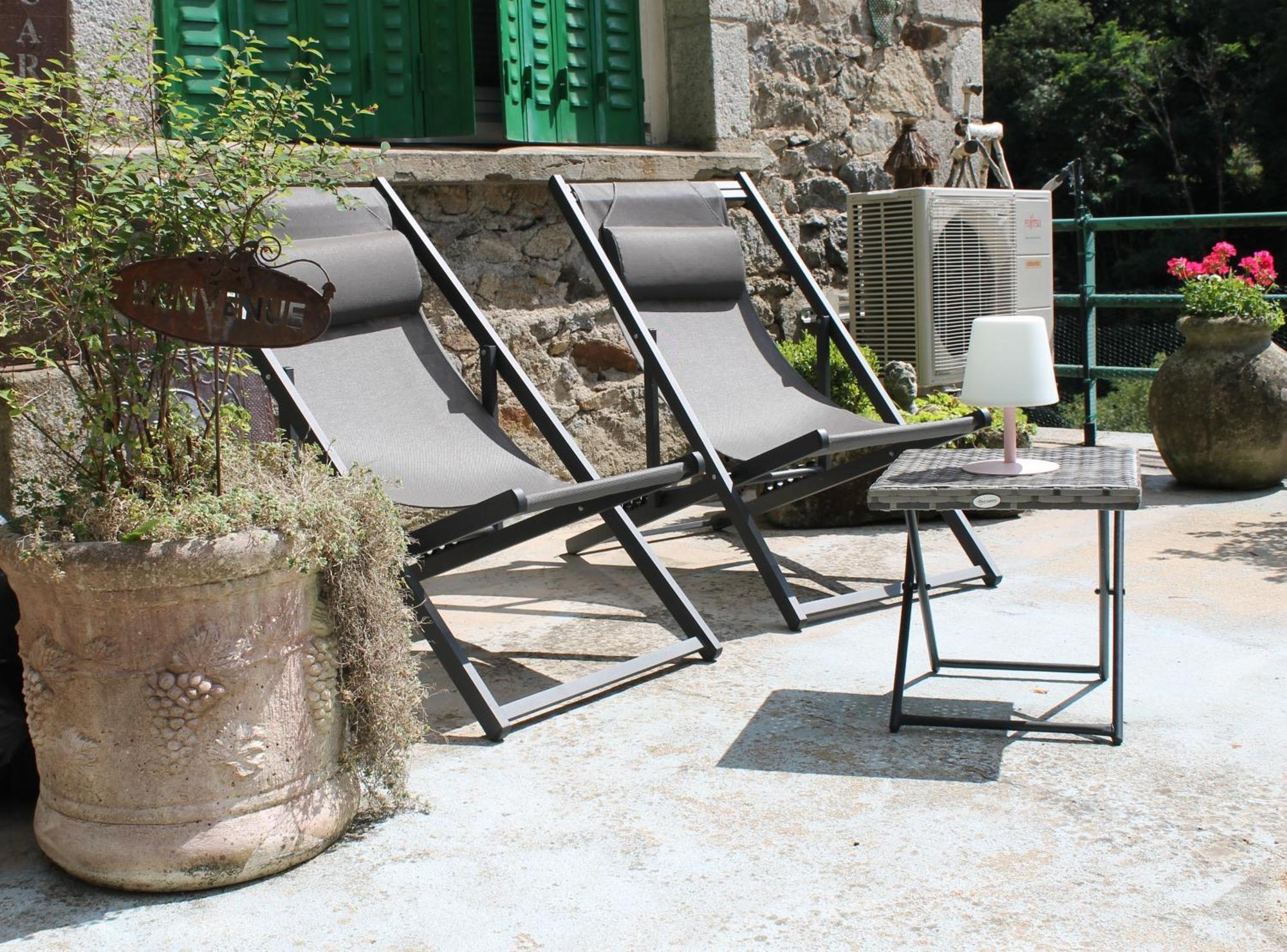 Studio Malou, Cuisine, Salle D'Eau, Terrasse Amenagee Olliergues 外观 照片